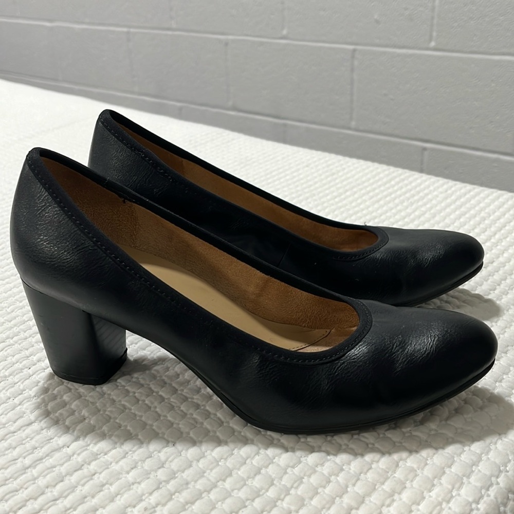 Naturalizer Women's Naomi Closed Toe Block Heel Pump sz 6.5 in black